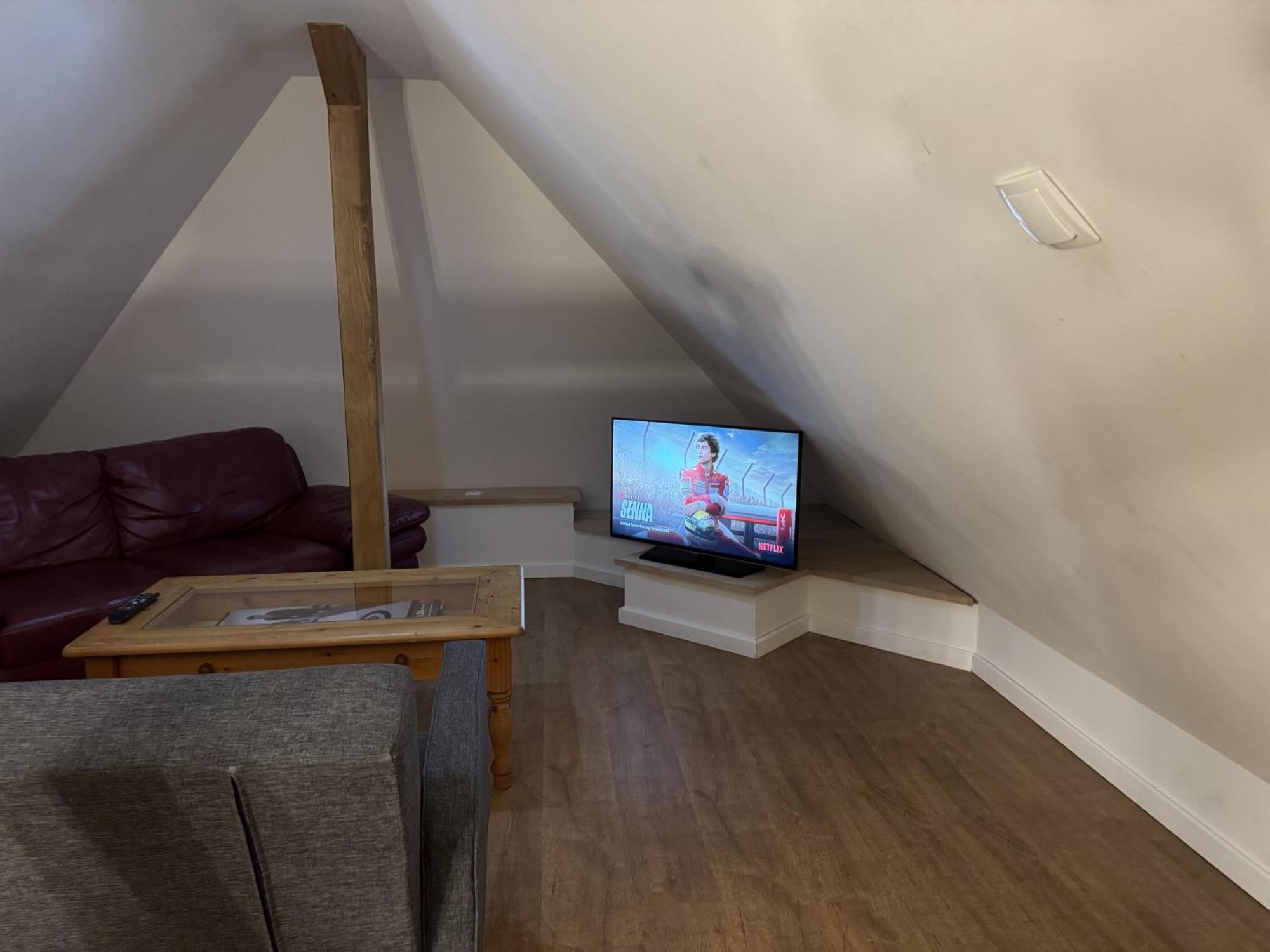 Bielefeld Zentral Komplette Fewo, 4 Schlafbereiche Bis Zu 8 Personen Exterior photo